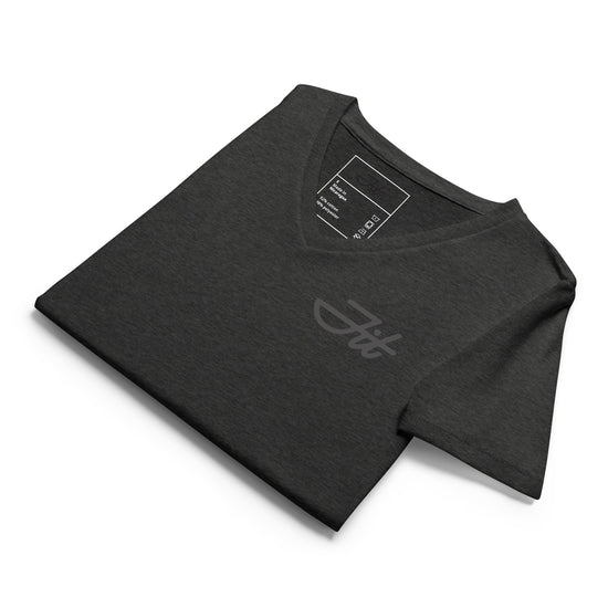 Fit- Women’s relaxed v-neck t-shirt